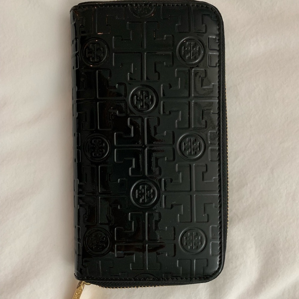 Tory Burch Black Patent Leather Wallet